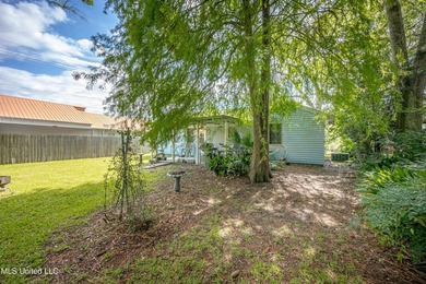 Money - Maker! Three-bedroom, two-bath fully furnished home in - photo 42