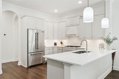 Welcome to a truly exceptional custom home in Keene's Pointe - photo 28