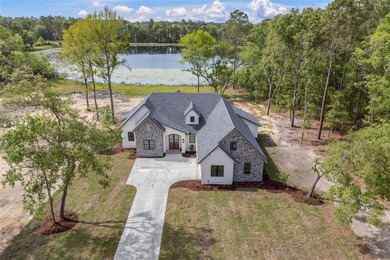(private lake, pond, creek) Home For Sale in Lake City Florida