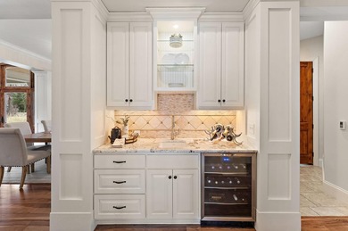 Experience the pinnacle of lakeside luxury with this - photo 46