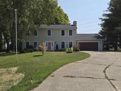 Lake Home For Sale in Leesburg, Indiana