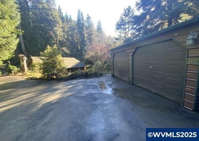 Story Book Creek Front Cottage on Bear Creek. Country setting