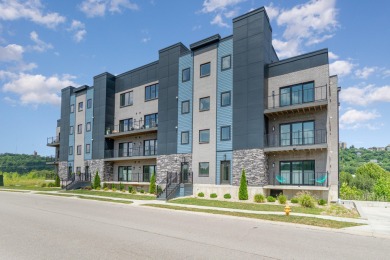 Lake Condo For Sale in Dayton, Kentucky