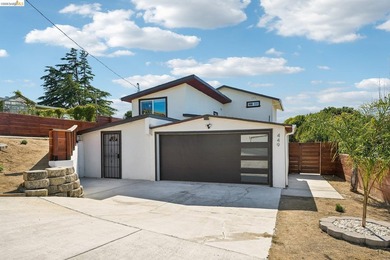 Nestled near the desirable Glen Cove area, 449 Gillcrest Ave - photo 1