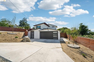 Nestled near the desirable Glen Cove area, 449 Gillcrest Ave - photo 2