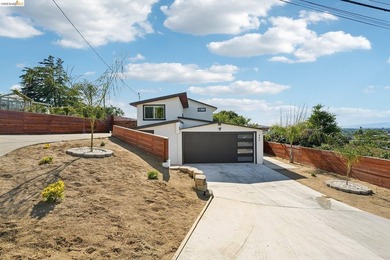 Nestled near the desirable Glen Cove area, 449 Gillcrest Ave - photo 4