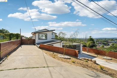 Nestled near the desirable Glen Cove area, 449 Gillcrest Ave - photo 5