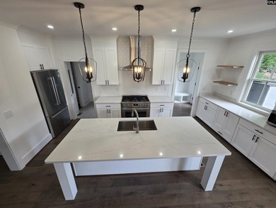 OPEN HOUSE 7/18 11am-1pm - Custom built home in 2022 has 4 - photo 10