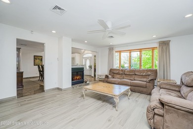Welcome to 274 Retford Avenue! This beautiful broadside ranch is - photo 16