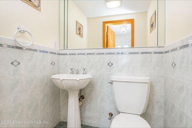 Welcome to 274 Retford Avenue! This beautiful broadside ranch is - photo 18