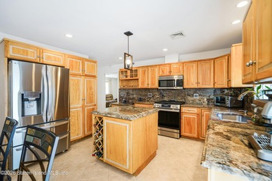 Welcome to 274 Retford Avenue! This beautiful broadside ranch is - photo 22