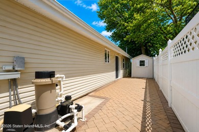 Welcome to 274 Retford Avenue! This beautiful broadside ranch is - photo 32