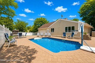 Welcome to 274 Retford Avenue! This beautiful broadside ranch is - photo 34