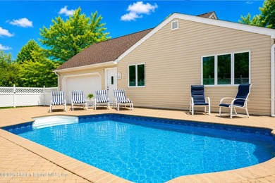 Welcome to 274 Retford Avenue! This beautiful broadside ranch is - photo 35
