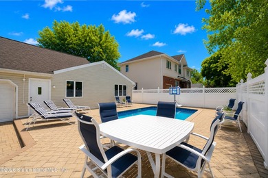 Welcome to 274 Retford Avenue! This beautiful broadside ranch is - photo 36