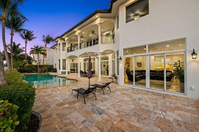 Stunning deep-water point-lot estate in exclusive Harbor Village - photo 1