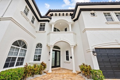 Stunning deep-water point-lot estate in exclusive Harbor Village - photo 6