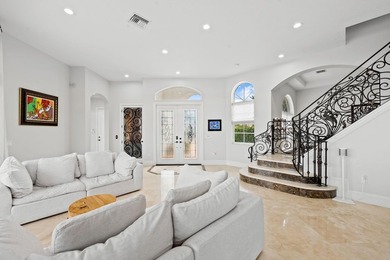 Stunning deep-water point-lot estate in exclusive Harbor Village - photo 10