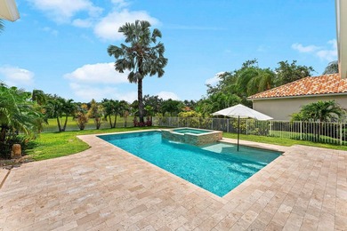 Motivated seller, bring all offers. Welcome to this beautifully - photo 1
