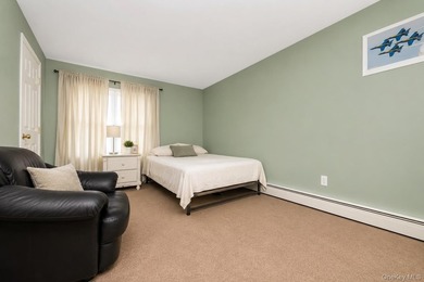 Welcome to this beautifully maintained 6-bedroom, 2-bath - photo 12