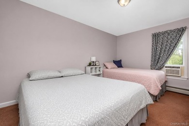 Welcome to this beautifully maintained 6-bedroom, 2-bath - photo 13