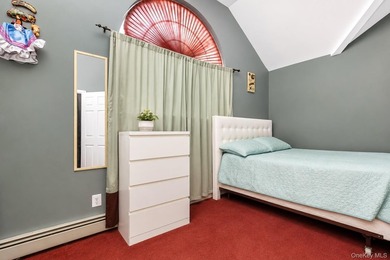 Welcome to this beautifully maintained 6-bedroom, 2-bath - photo 14