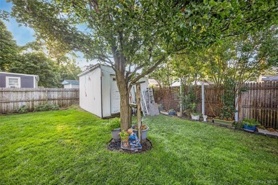Welcome to this beautifully maintained 6-bedroom, 2-bath - photo 20