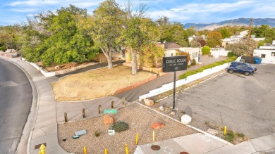 Work and live from home!  This mixed-used zoned property (MX-L)