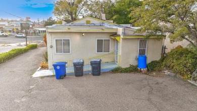 Work and live from home!  This mixed-used zoned property (MX-L)