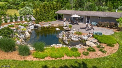 AN EXTRAORDINARY PRIVATE ESTATE RETREAT ON OVER 3 BEAUTIFULLY - photo 3