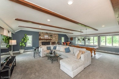 AN EXTRAORDINARY PRIVATE ESTATE RETREAT ON OVER 3 BEAUTIFULLY - photo 10