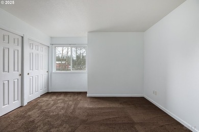 Nice and clean St Helens duplex with good rental history. Both - photo 6