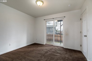 Nice and clean St Helens duplex with good rental history. Both - photo 9
