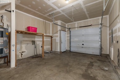 Nice and clean St Helens duplex with good rental history. Both - photo 10