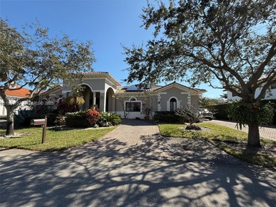 (private lake, pond, coastal) Home For Sale in Cutler Bay Florida