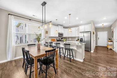 Welcome to this well-kept 2021 Stanley Martin Hazelwood home - photo 12