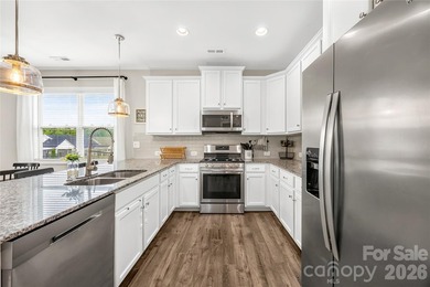 Welcome to this well-kept 2021 Stanley Martin Hazelwood home - photo 14