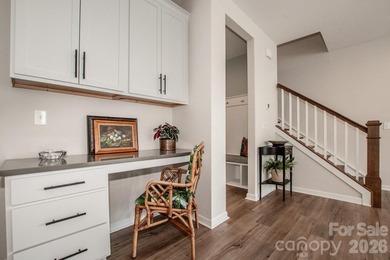 Priced to sell this better than new, move-in ready, light filled - photo 17