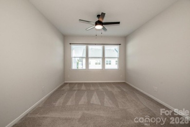 Priced to sell this better than new, move-in ready, light filled - photo 22
