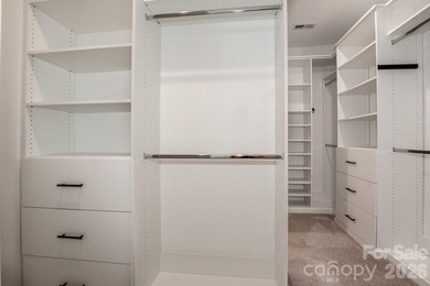 Priced to sell this better than new, move-in ready, light filled - photo 24