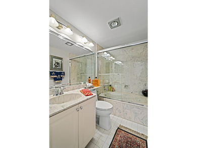 Well Kept, updated 1st floor 2 bdrm 2 bath condo in 55+ gated - photo 24