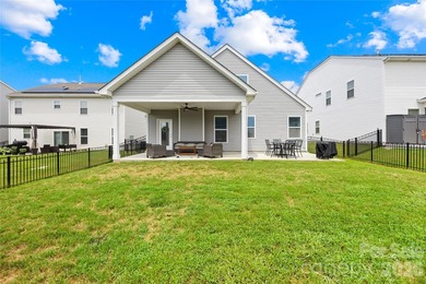 Welcome to this well-kept 2021 Stanley Martin Hazelwood home - photo 31