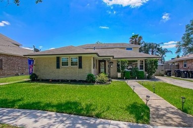 Lake Pontchartrain Home For Sale in New Orleans Louisiana