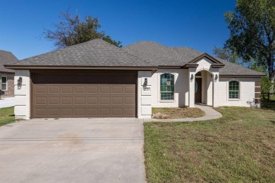 Lake Bridgeport Home For Sale in Runaway Bay Texas