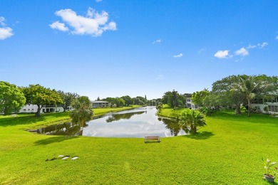 Beautiful 2nd floor 2 bed/1.5 baths lakefront condo with - photo 1