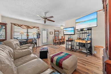 Beautiful 2nd floor 2 bed/1.5 baths lakefront condo with - photo 7