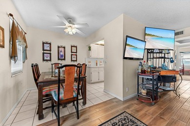 Beautiful 2nd floor 2 bed/1.5 baths lakefront condo with - photo 9