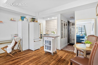 Welcome to your perfect urban sanctuary in the heart of - photo 3