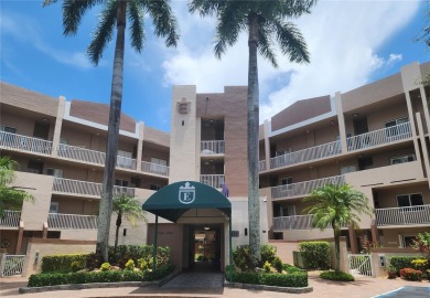 Lake Condo For Sale in Tamarac, Florida