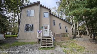 Lake Home For Sale in Tobyhanna, Pennsylvania